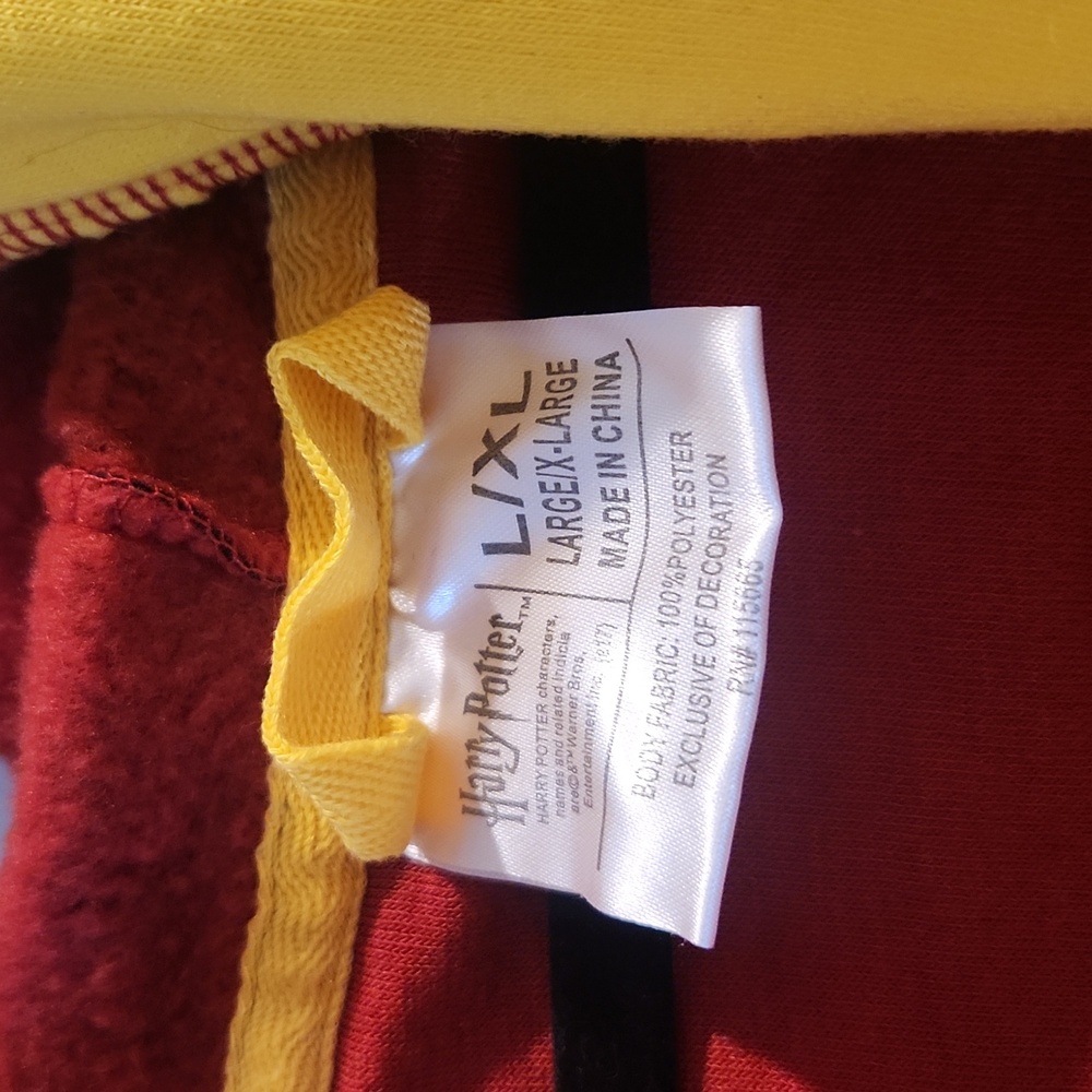 Harry Potter Griffindor Robe - Picture 5 of 6